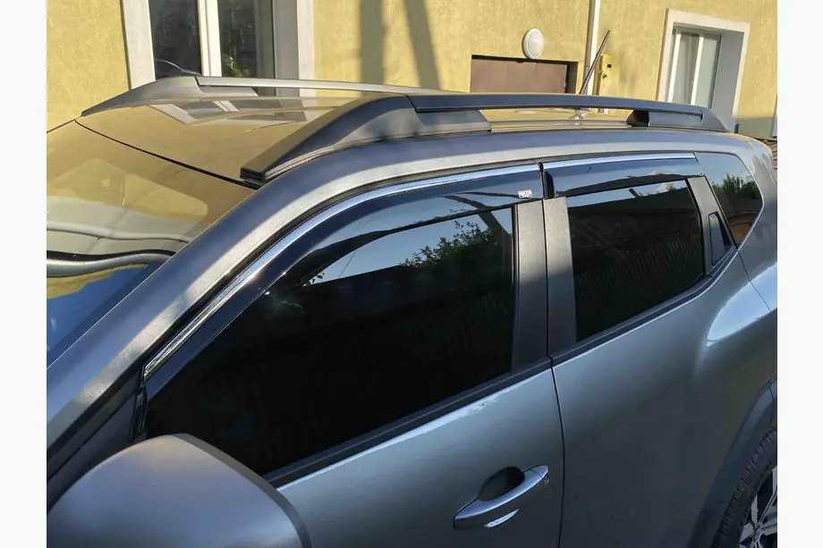 Renault Duster 2024– Vindavvisare med kromlist (4 st, Niken) Image
