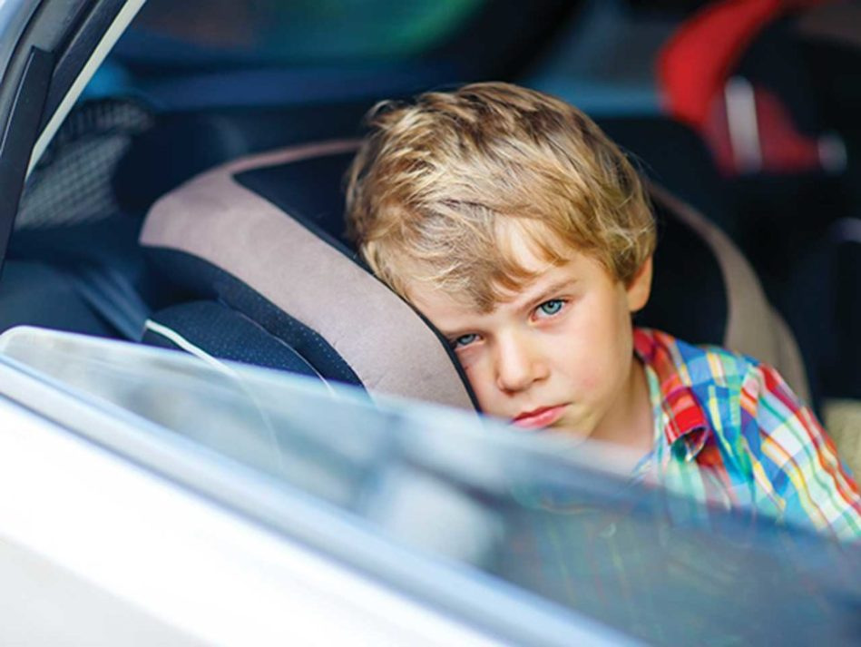 Vad gör du om barnet blir åksjukt i bilen?