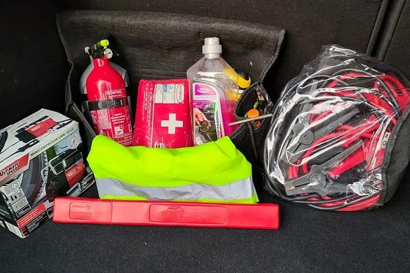 Vilka verktyg bör alltid finnas i bilen? Ditt vägkit