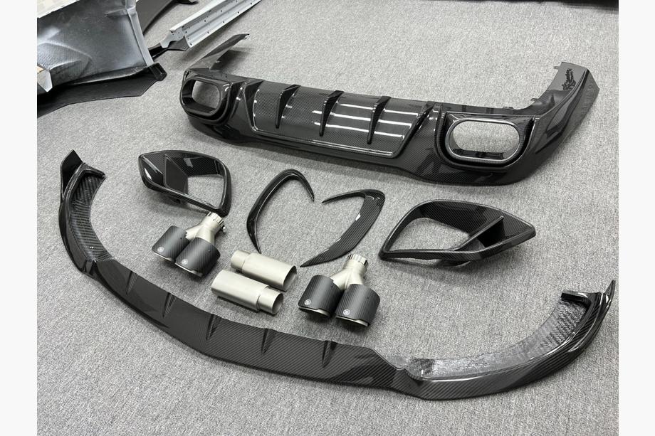 Mercedes AMG GT 4 X290 2018– BRB Carbon V2 bodykit (för GT53 2018-2022) Image