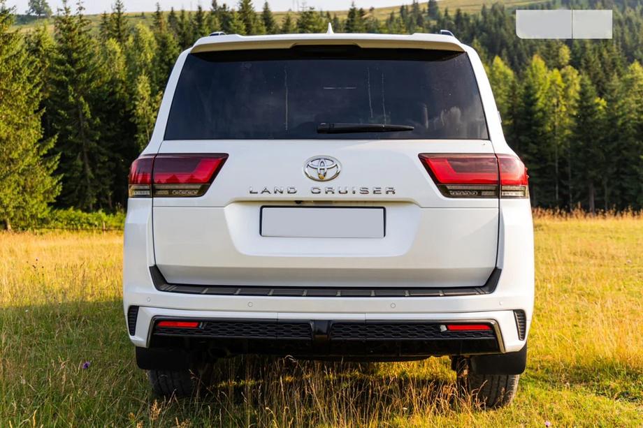 Toyota Land Cruiser 300 2021– Bakre stötfångardiffusor GXR Vit färg Image