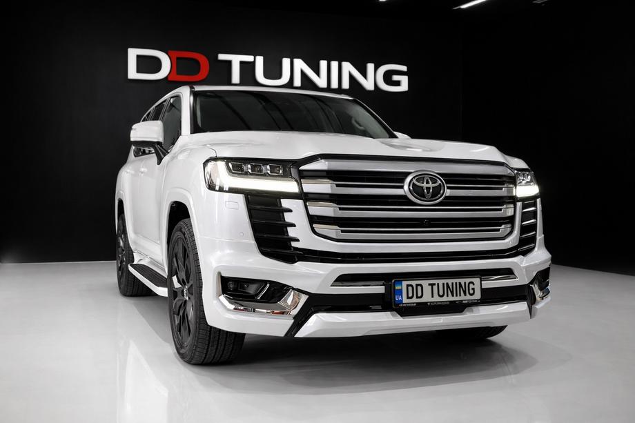Toyota Land Cruiser 300 2021– Frontspoilerläpp VXR Svart färg Image