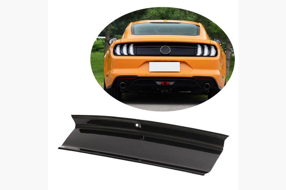 Ford Mustang 2015–2023 Bakluckeskydd (Kolfiber) Image