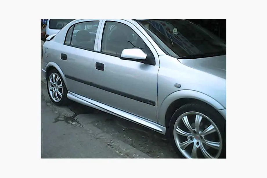 Opel Astra G Classic 1998–2012 Sidokjolar HB (för lackering) Image