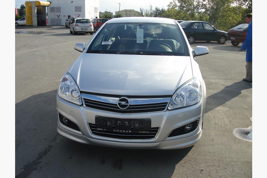 Opel Astra H 2004–2013 Främre nedre läppspoiler Sedan (för lackering) Foto 3