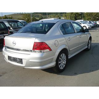 Bakre nedre diffusor Sedan (för lackering) Opel Astra H 2004–2013 foto 4