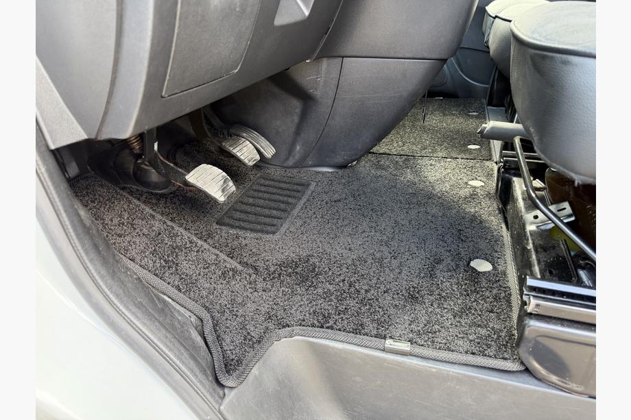Renault Trafic 2015– Textilmattor Deluxe (2 st, svarta) Image