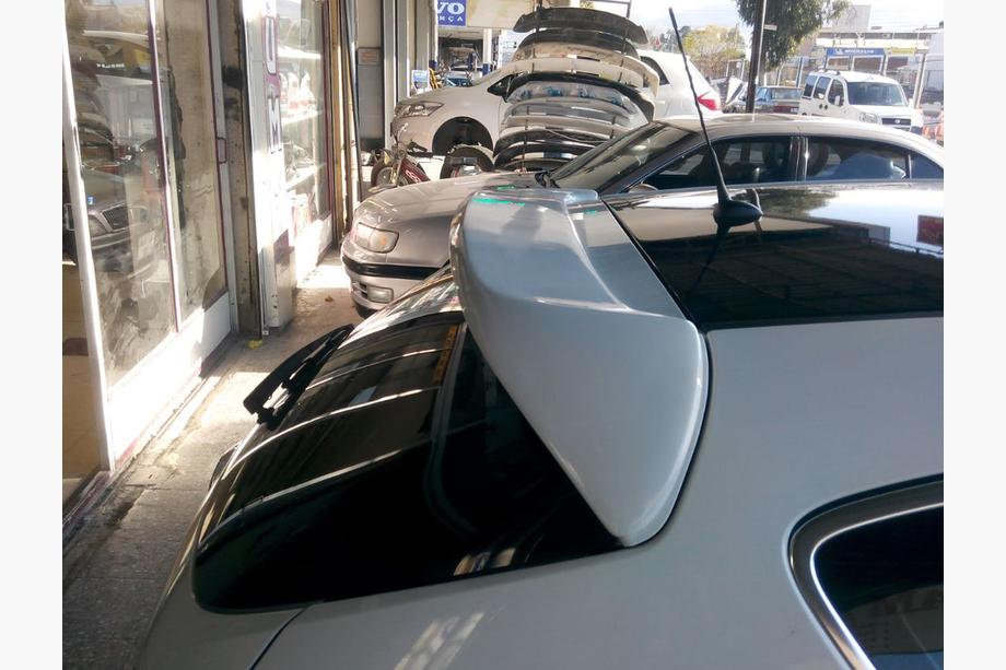 Opel Astra J 2009–2015 Spoiler HB (olackerad) Image