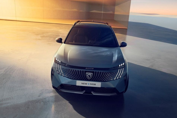 Peugeot e-5008 2024: Test av elektrisk sjusitsig SUV