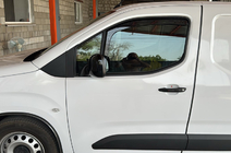 Fiat Doblo III 2023– Vindavvisare fönster, insticksmodell Niken Luxury (2 st) foto 3