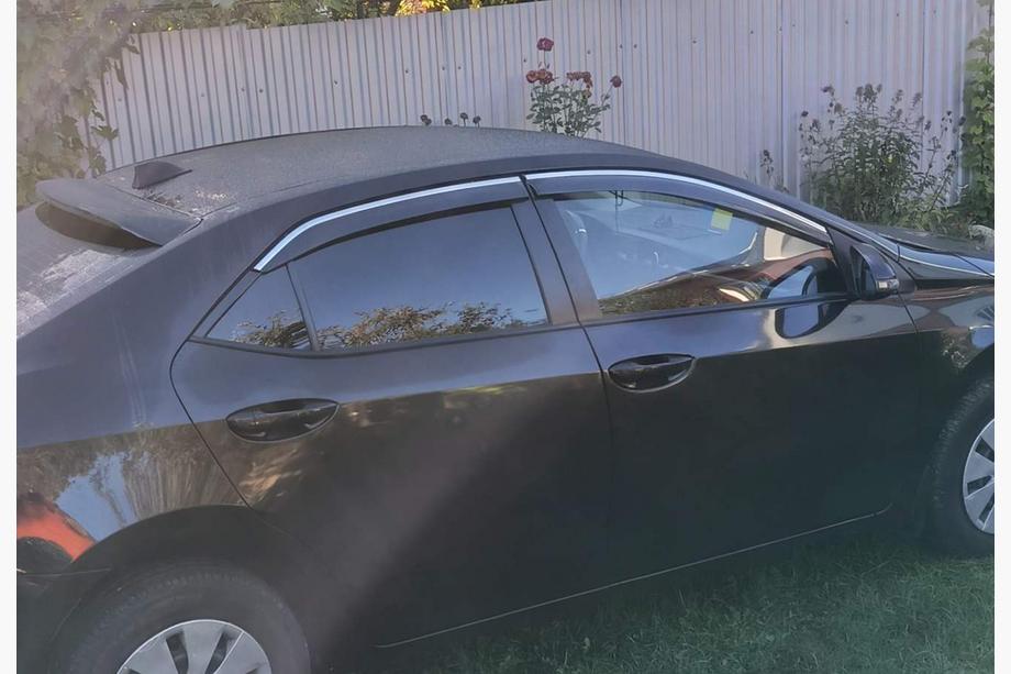 Toyota Corolla 2013–2019 Vindavvisare med kromlist Niken Luxury (4 st) Image