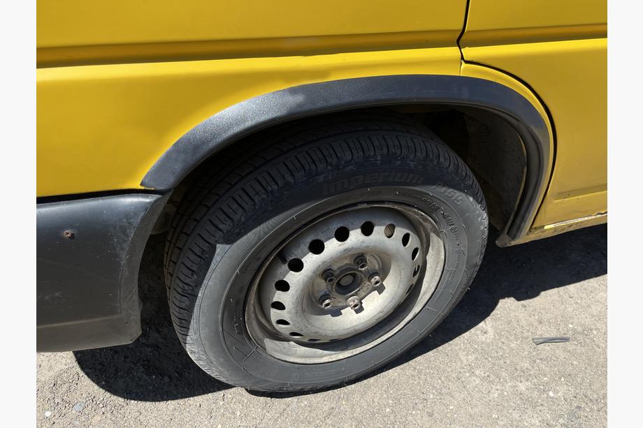 Volkswagen T4 Transporter 1990–2003 Hjulhuslister (4 st, svarta) Plast Foto 3