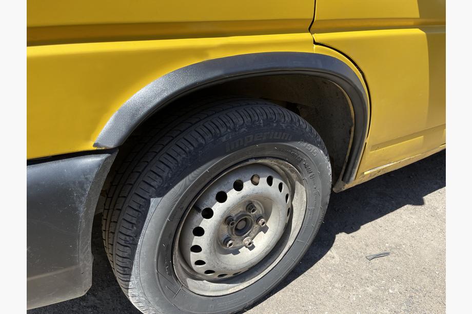 Volkswagen T4 Transporter 1990–2003 Hjulhuslister (4 st, svarta) Plast Foto 4
