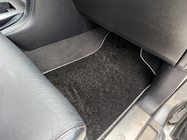 Nissan Patrol Y62 2010–2024 Deluxe textilmattor (3 rader, svart) foto 3