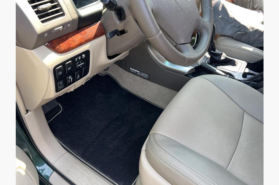 Toyota Land Cruiser Prado 120 2002–2009 Deluxe textilmattor (2 rader, svart) Image