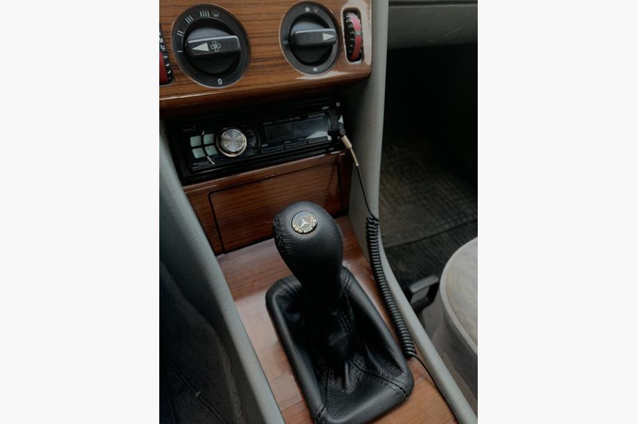 Mercedes E-сlass W124 1984–1997 Växelspaksknopp med läderdamask Image