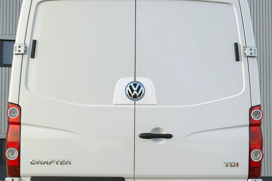 Volkswagen Crafter 2006–2016 Ram till bakre logotyp (rostfritt stål) Image
