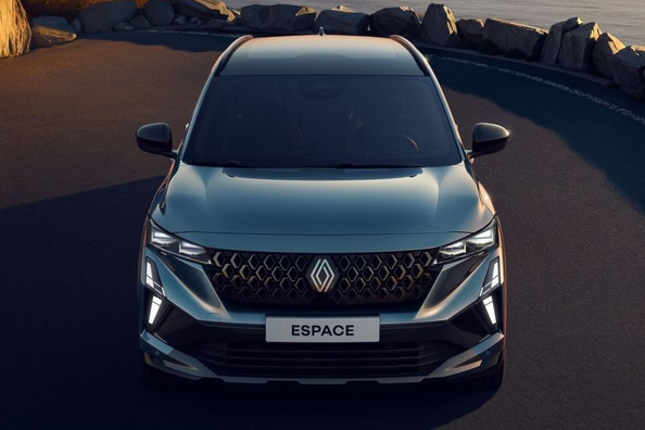 Renault Espace 2025: Test av den uppdaterade familjebilen