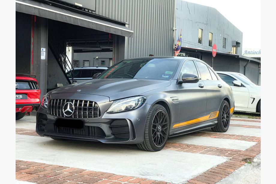 Mercedes C-class W205 2014–2021 Bodykit med bakre diffuser (design Black Mamba C63GT) Image