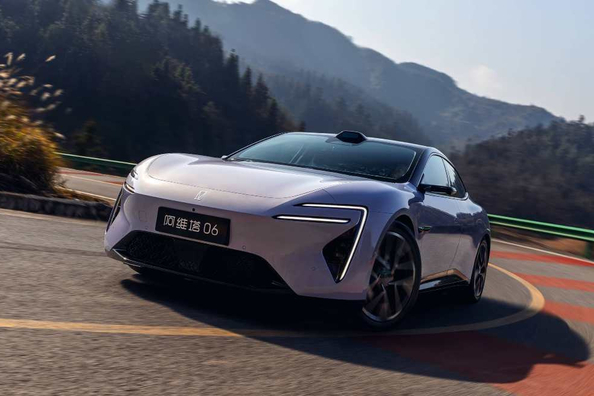 Test av eldrivna sedanen Avatr 06