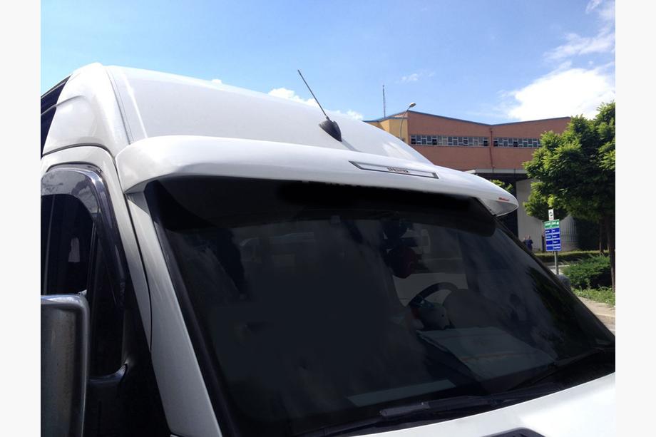 Volkswagen Crafter 2006–2016 Vindrutedeflektor V1 (för lackering, för limning) Foto 1