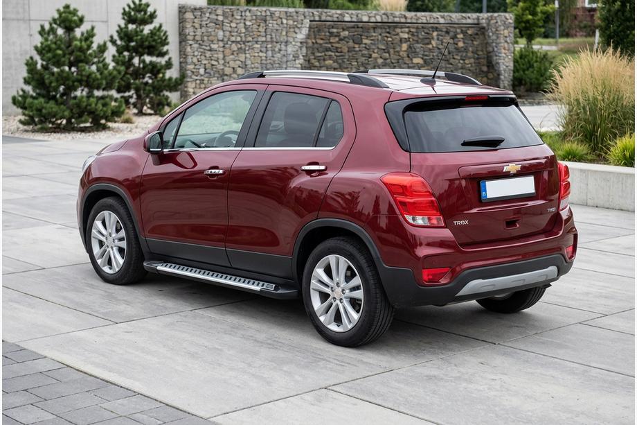 Chevrolet Trax 2012–2023 Sidosteg Line (2 st, aluminium) Image