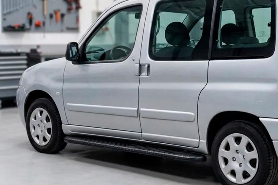 Peugeot Partner 1996–2008 Sidosteg Bosphorus Black (2 st, aluminium) Image