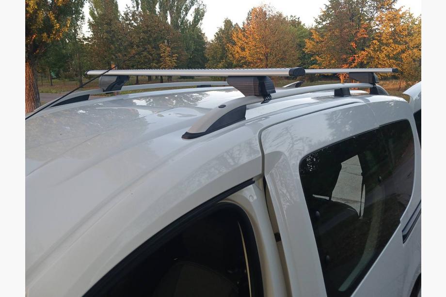 Renault Dokker 2013–2022 Takräcke (lastbågar) för vanliga takrails, låsbart Wizard V1 (2 st) 135 cm, Svart Image