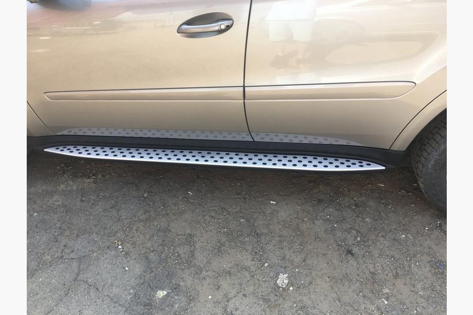 Mercedes ML W164 2005–2011 OEM sidosteg (2 st, aluminium) Foto 7
