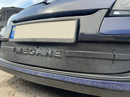 Renault Megane III 2009–2016 Vintertäckning för grill (2009-2013, nedre) Matt foto 9
