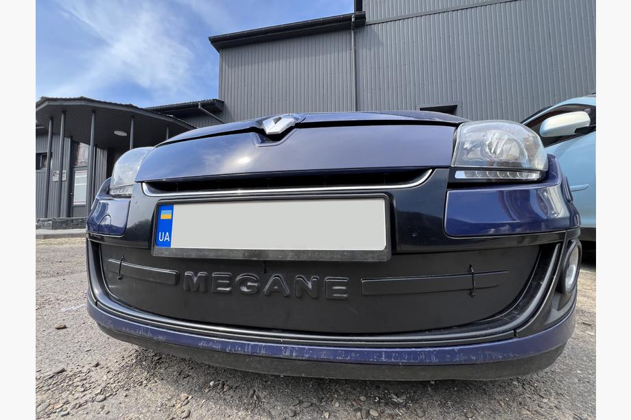 Renault Megane III 2009–2016 Vintertäckning för grill (2009-2013, nedre) Foto 5