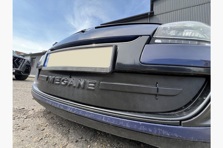 Renault Megane III 2009–2016 Vintertäckning för grill (2009-2013, nedre) Foto 7