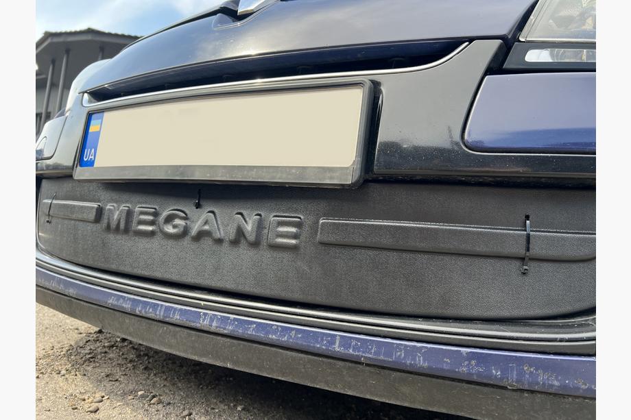 Renault Megane III 2009–2016 Vintertäckning för grill (2009-2013, nedre) Foto 9