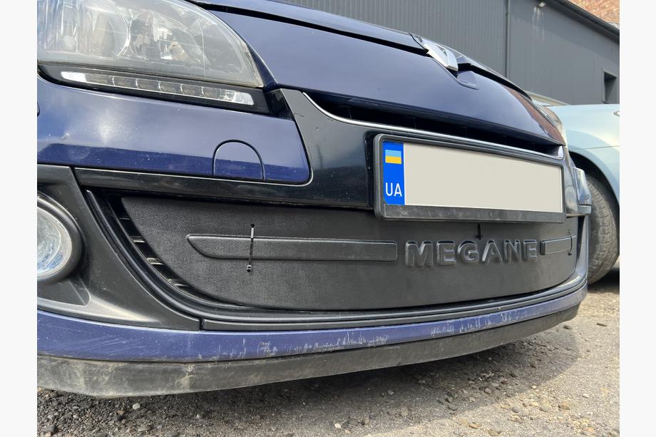 Renault Megane III 2009–2016 Vintertäckning för grill (2009-2013, nedre) Foto 8