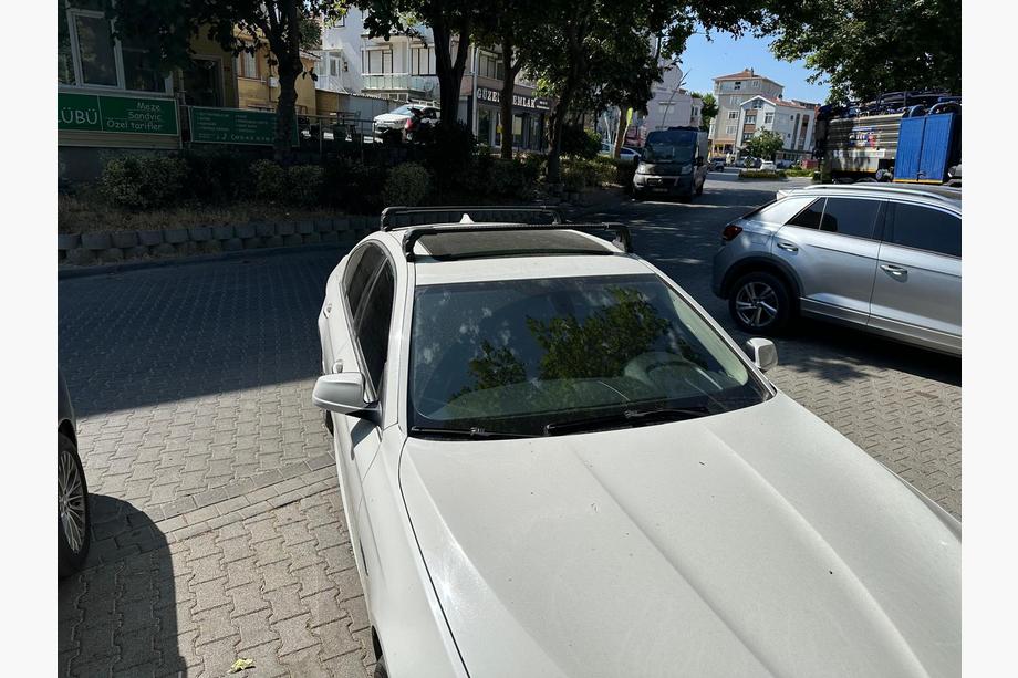 BMW 5-serien F10/F11 2010–2016 Takräcke (tvärbalkar) för originalfästpunkter Ecem V3 (2 st) Svart, 145 cm Foto 4