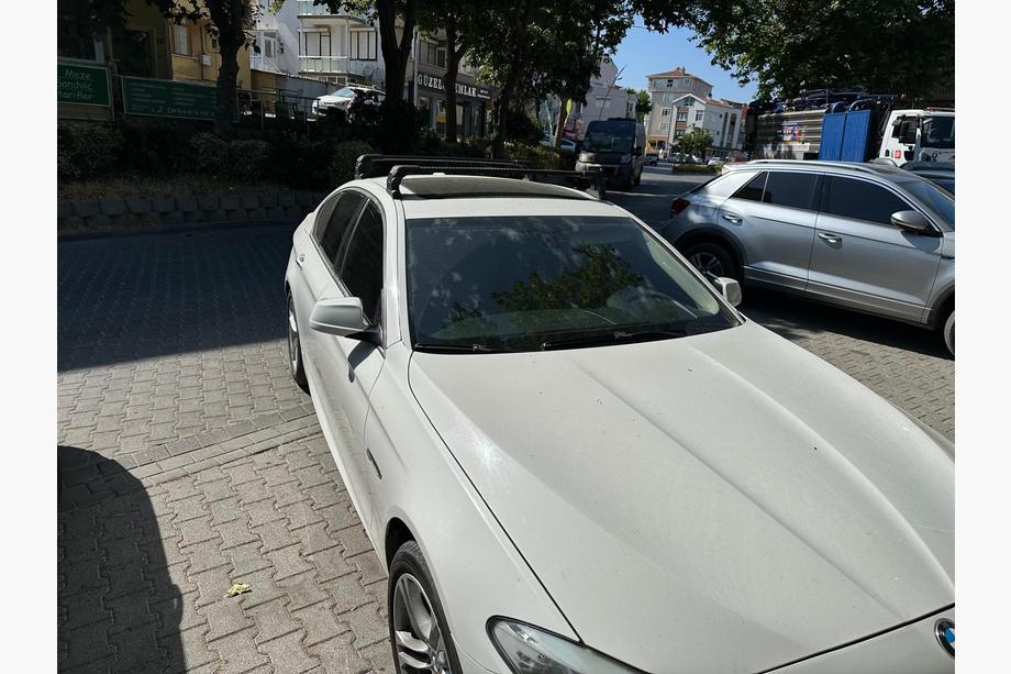 BMW 5-serien F10/F11 2010–2016 Takräcke (tvärbalkar) för originalfästpunkter Ecem V3 (2 st) Svart, 145 cm Foto 3