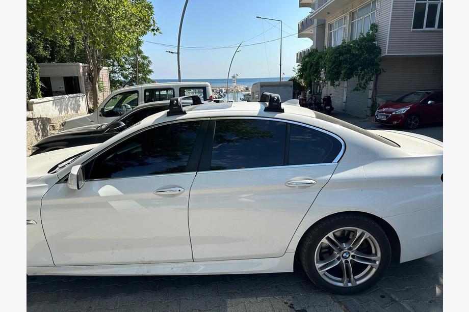 BMW 5-serien F10/F11 2010–2016 Takräcke (tvärbalkar) för originalfästpunkter Ecem V3 (2 st) Svart, 145 cm Foto 5