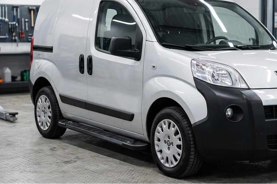 Citroen Nemo 2007–2017 Sidosteg RedLine Black (2 st, aluminium) Image