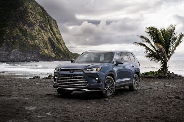 Test av Toyota Grand Highlander: rymlig familjecrossover
