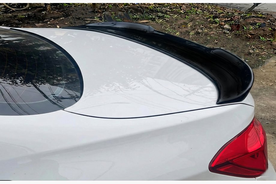 BMW 1-serie E81/E82/E87/E88 2004–2011 PSM-Style spoiler (för E82, blanksvart) Image