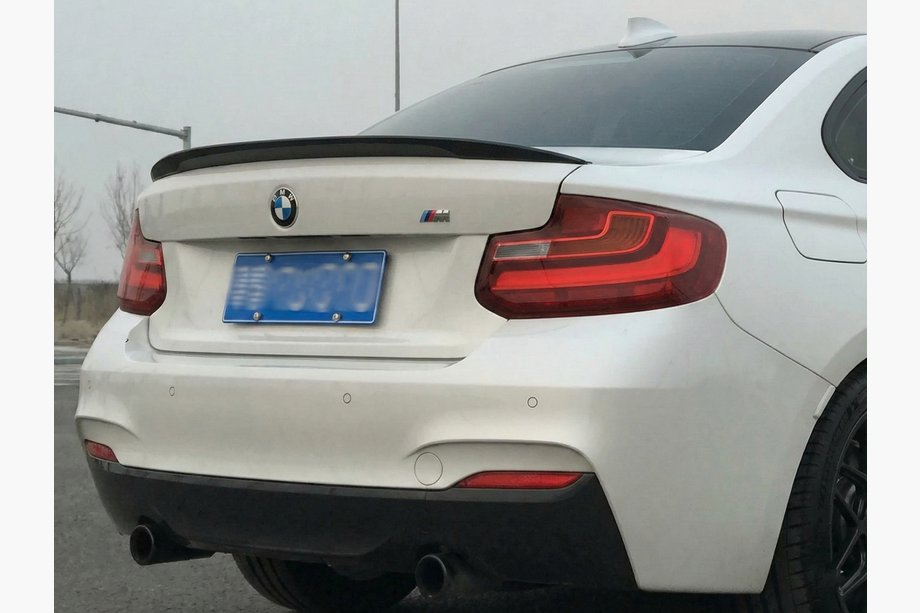 BMW 2-serien F22/F23 2014–2021 P-Style spoiler (för F22, högglans svart) Image