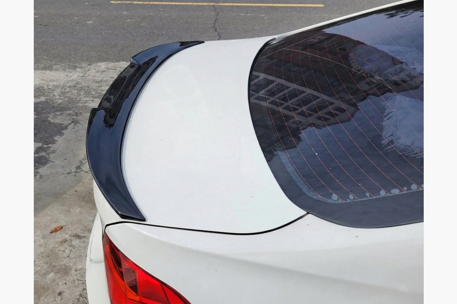 BMW 3-serien F30/F31 2012–2019 M4-Style spoiler (för F30/F80, blanksvart) Image