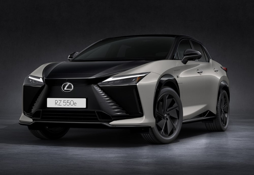 Lexus RZ 550e F Sport 2025: Test av den sportiga elcrossovern