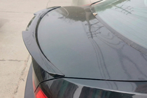 BMW 5-serien F10/F11 2010–2016 M4-style bakspoiler (för F10, blanksvart) foto 1