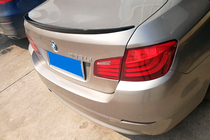 BMW 5-serien F10/F11 2010–2016 OEM-style spoiler (för F10, högglans svart) foto 1
