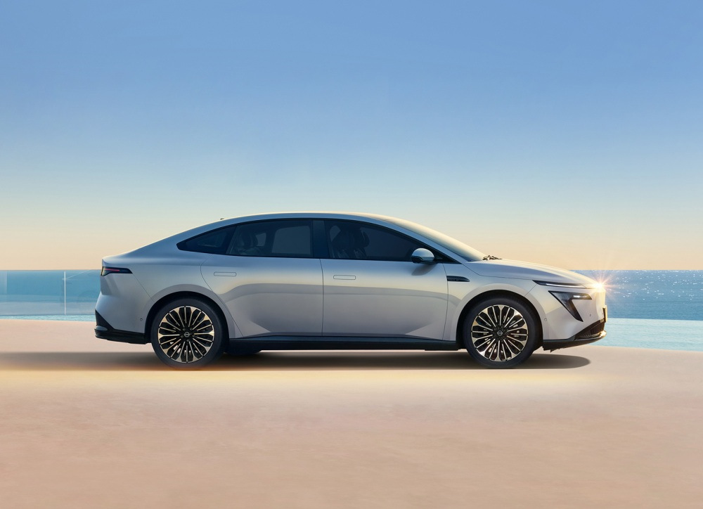 Test: Nissan N7 – ny elektrisk sedan-fastback