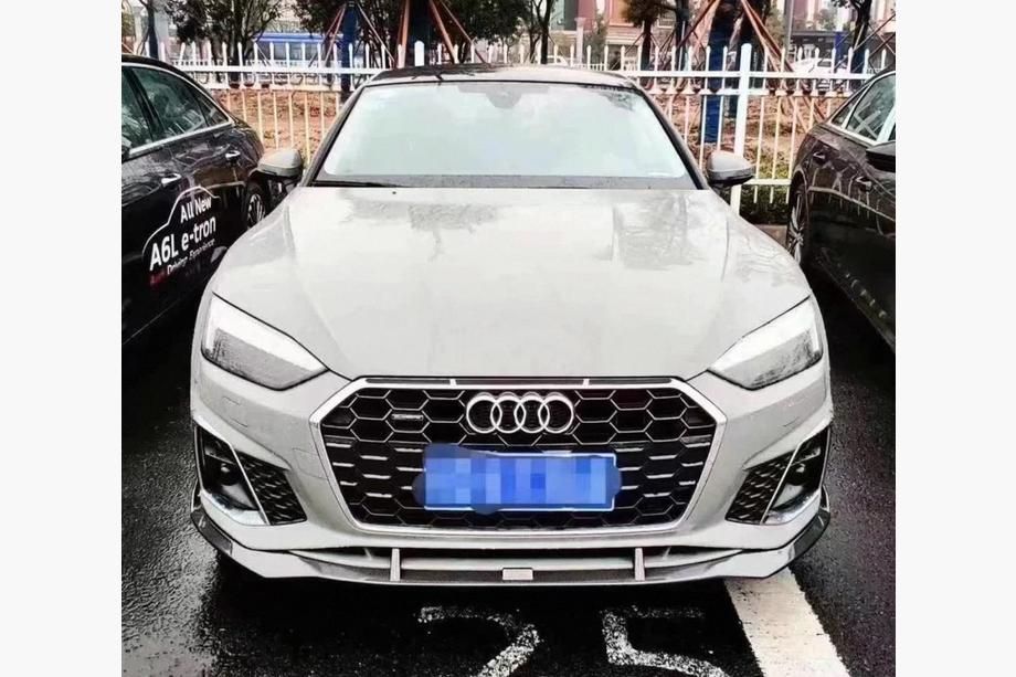 Audi A5 2016–2025 Frontläpp Lip V4 (för S-Line 2021-2025, kolfiber) Image