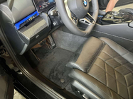 BMW 5/i5-serie G60/G60E/G61 2023– Premium textilmattor (för G60/61, svart) foto 1