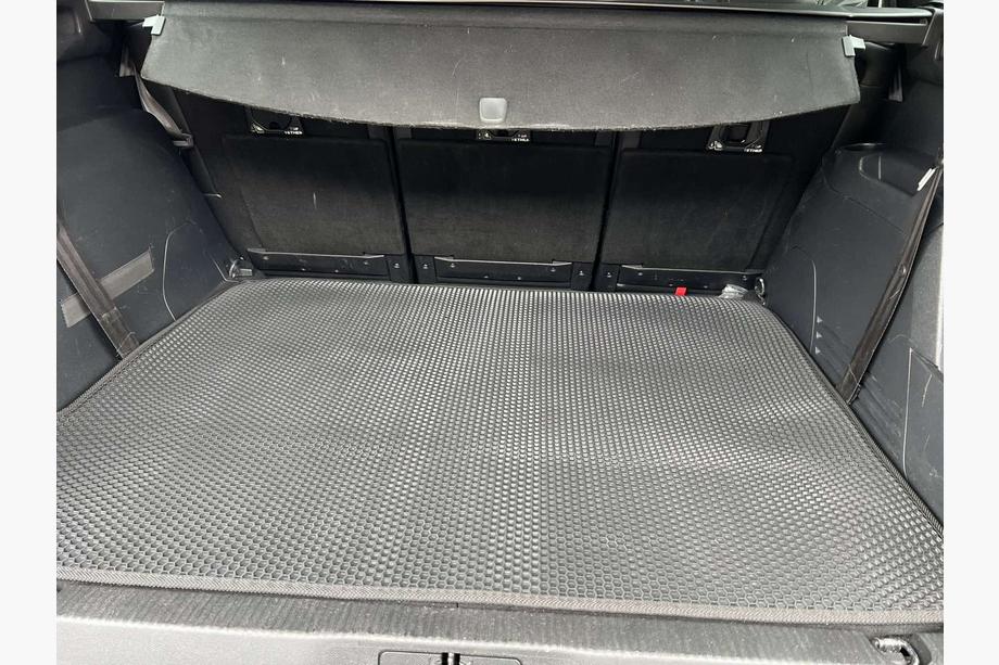 Peugeot 5008 2016–2023 Gummimatta för bagageutrymmet Carsuit (2016-2020, Svart) Image