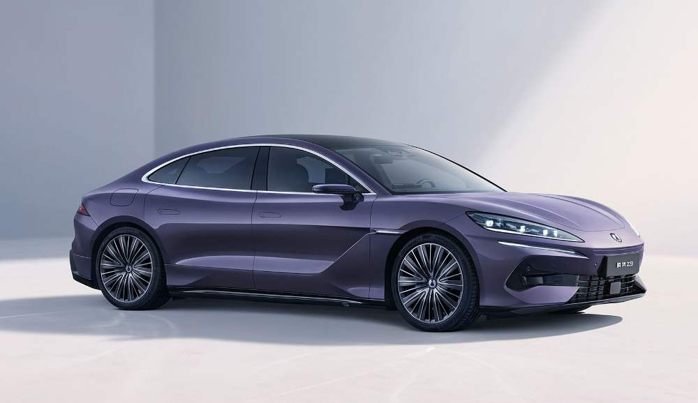 Test av Denza Z9 2024: lyxig elektrisk sedan